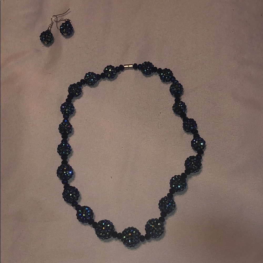 Bead necklace